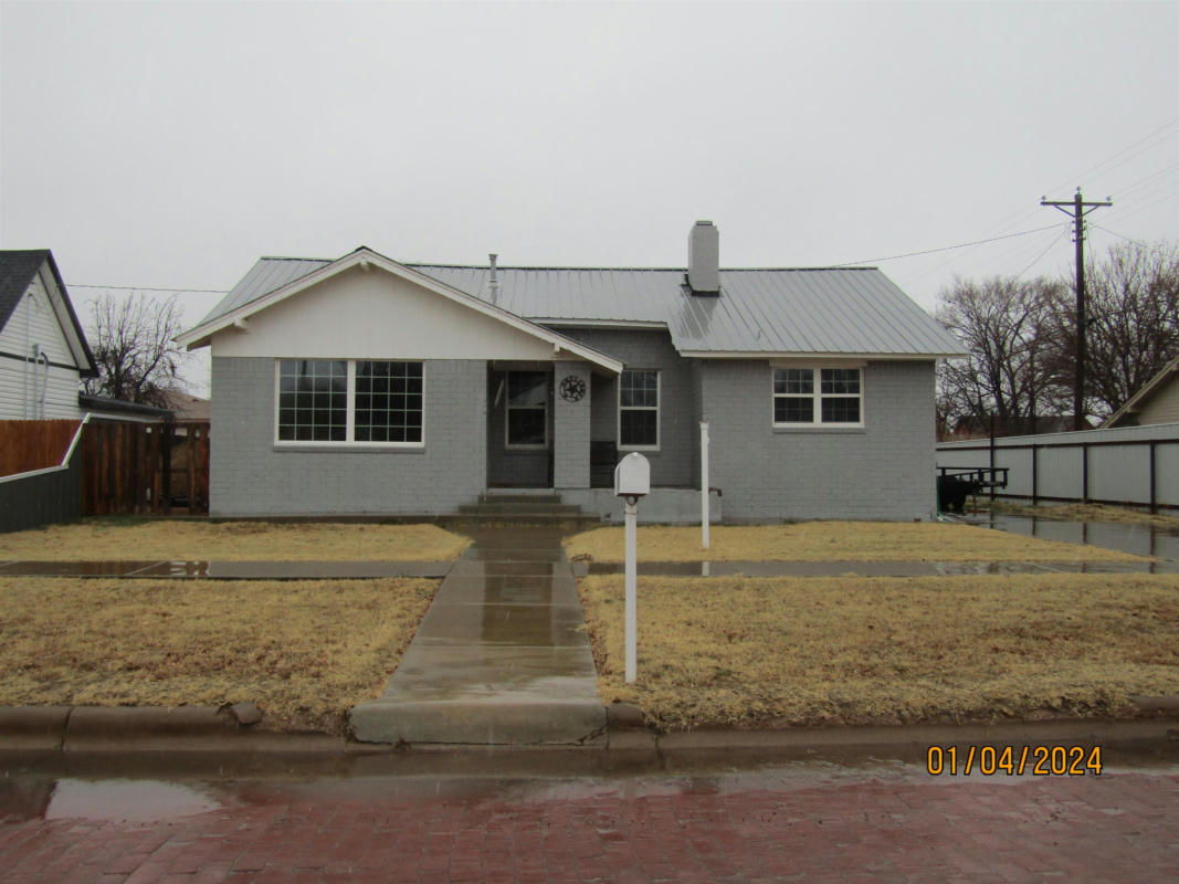 303 E 5TH ST, HEREFORD, TX 79045, photo 1 of 24